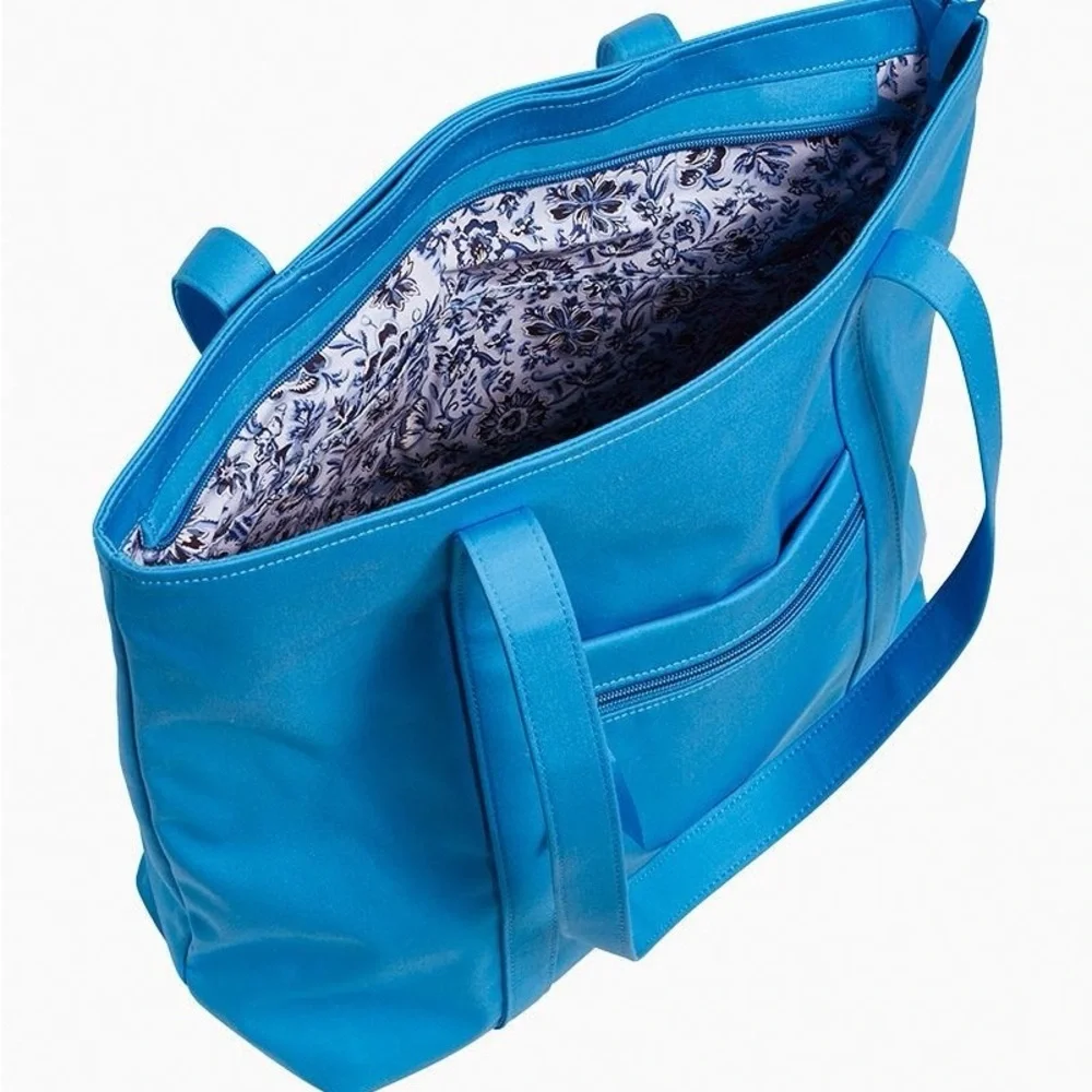 🆕💙❤️Vera Bradley, VERA TOTE “Patriotic Plaid”